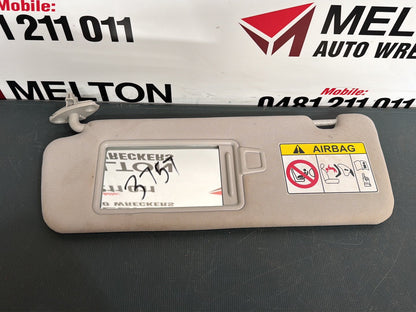 2015 Kia Sorento UM - Left Sun Visor
