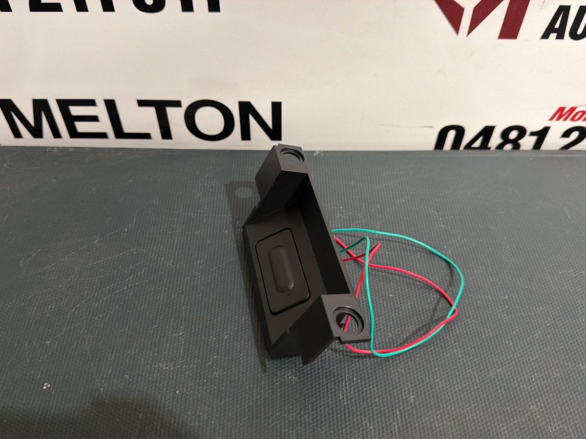 Holden Commodore Station Wagon Rear Tail Gate Open Switch KeyPad Button