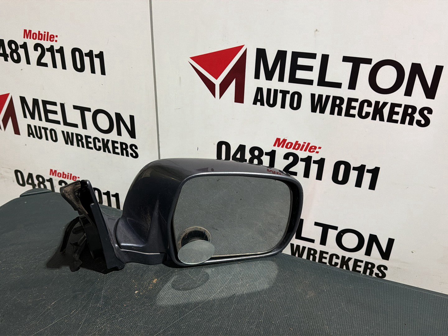 Jan 2001 to Apr 2007 - Toyota Kluger MCU28R - Right Door Mirror