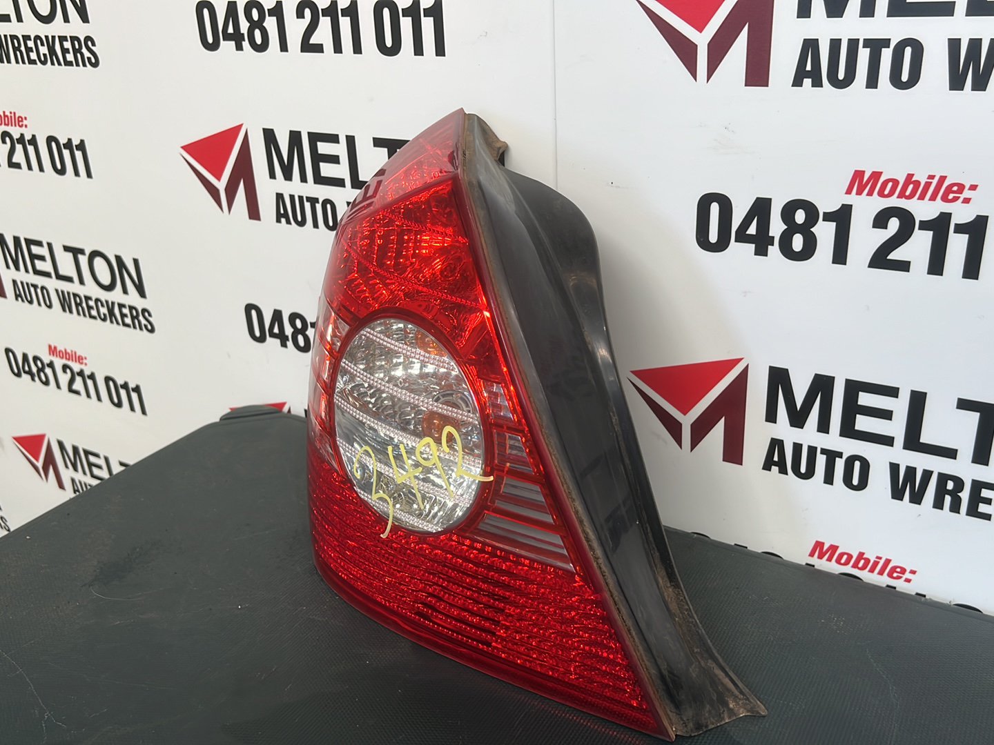 2004 Hyundai Elantra Left Taillight