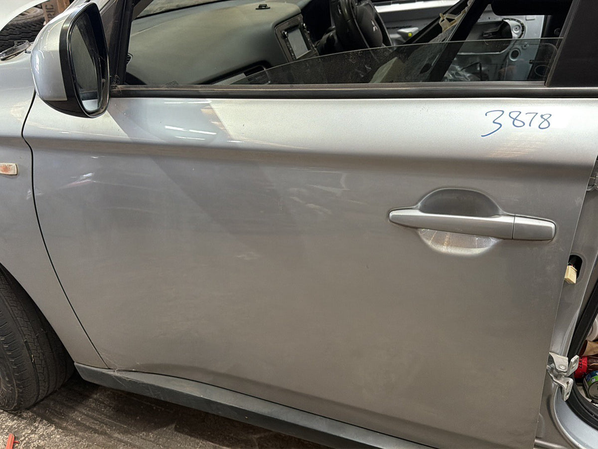 2013 Mitsubishi Outlander GF*W - Left Front Door