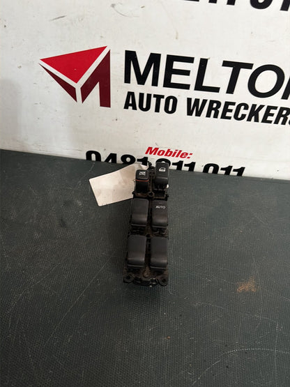Jan 2001 to Jul 2007- Toyota Kluger MCU28R Master Power Window Switch