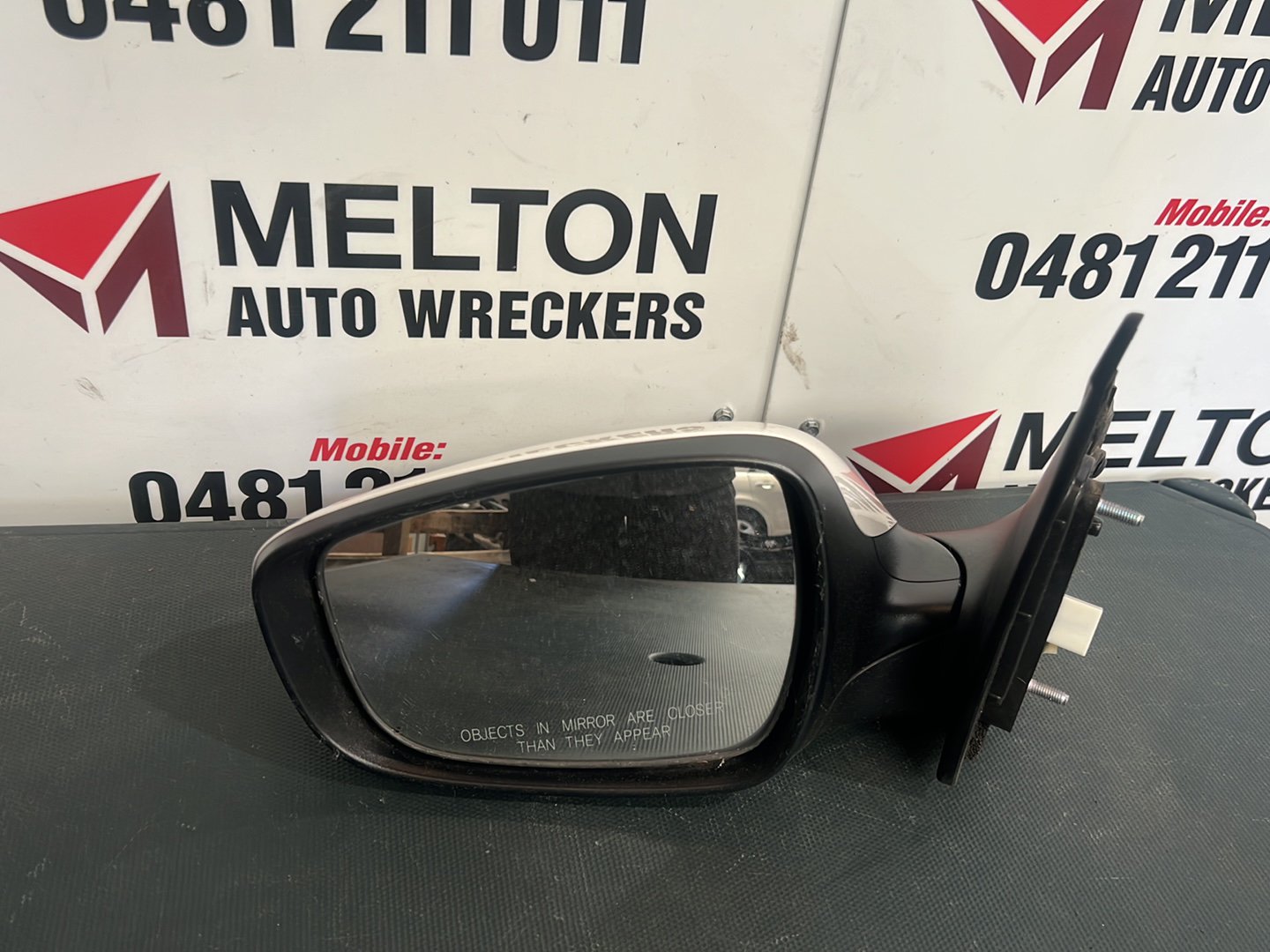 Mar 2012 to Feb 2017- Hyundai i30 GD Hatchback Built in South Korea VIN KMHD- Left Door Mirror- Manual Fold, Non Indictaor