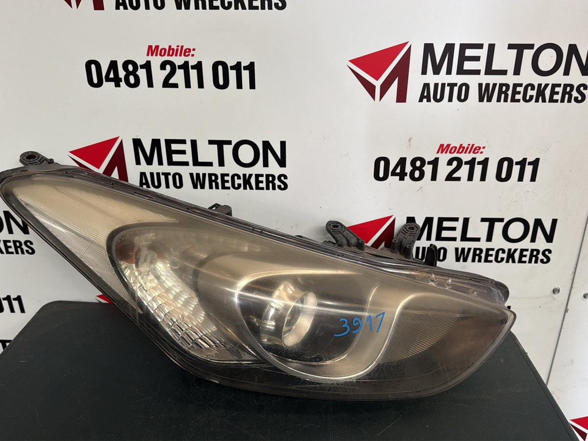 Mar 2012 to Feb 2017- Hyundai i30 GD Hatchback 5 Door- Right Headlight- Xenon Type