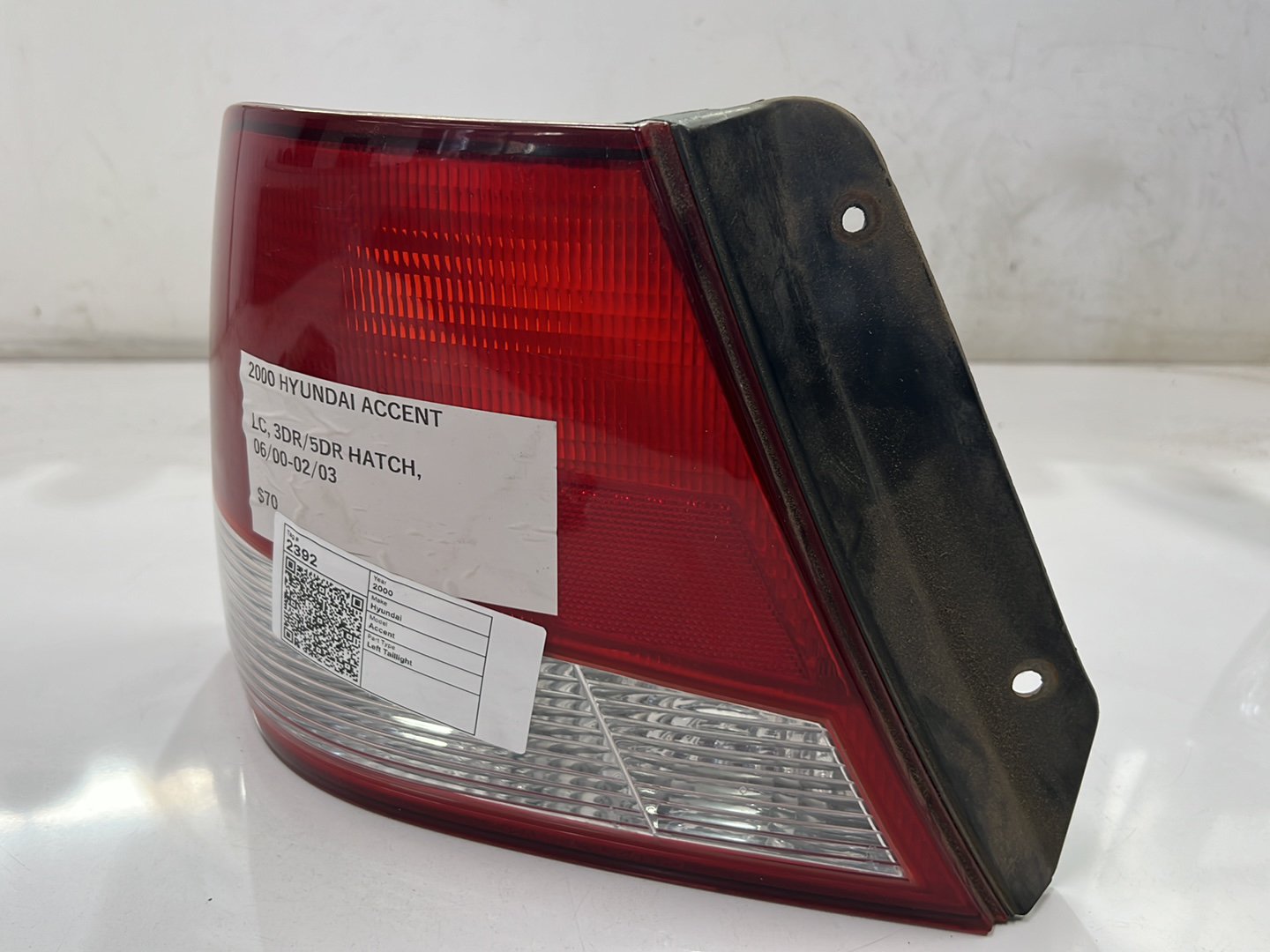 2000 Hyundai Accent LC - Left Taillight