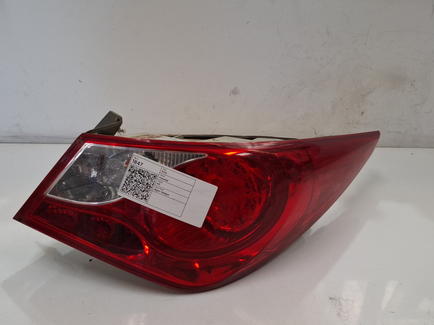 Feb 2010 to May 2013 - Hyundai i45 YF Australia Only - Right Taillight - Non Led Type