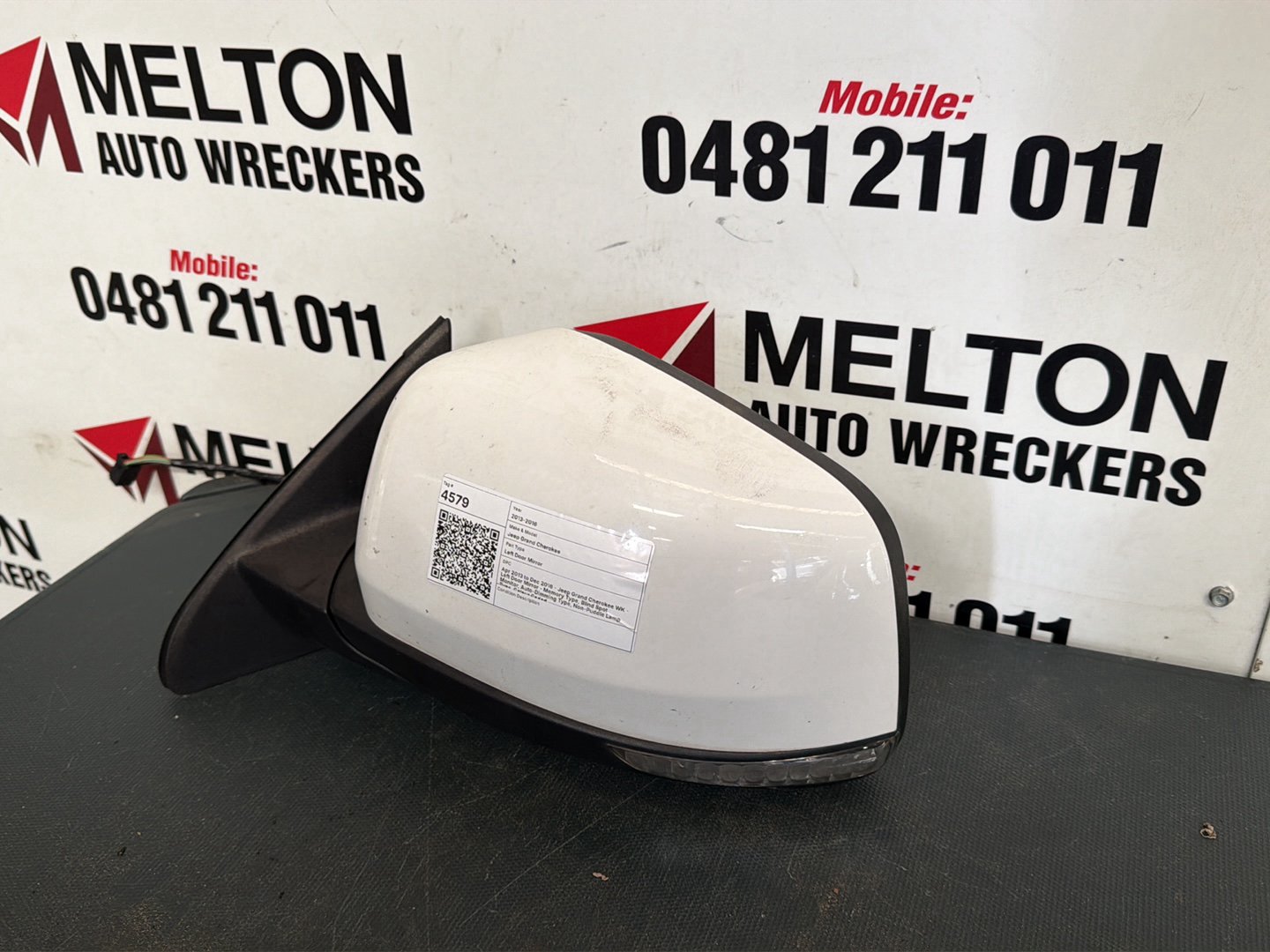 Apr 2013 to Dec 2016- Jeep Grand Cherokee WK- Left Door Mirror- Memory Type, Blind Spot Monitor, Auto-Dimming Type, Non-Puddle Lamp Type, Colour Coded