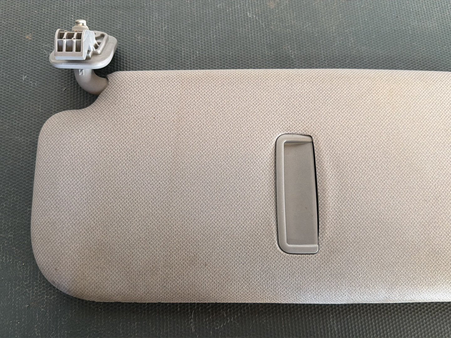 May 2011 to Dec 2019- Hyundai Accent RB- Right Sun Visor