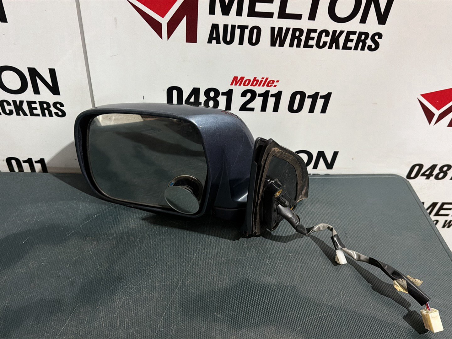 Jan 2001 to Apr 2007 - Toyota Kluger MCU28R - Left Door Mirror
