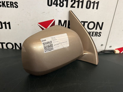 Jan 2001 to Apr 2007 - Toyota Kluger MCU28R - Right Door Mirror