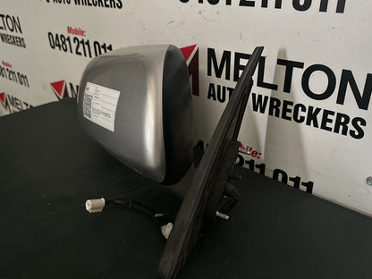 May 2007 to Jul 2010- Toyota Kluger GSU40 GSU45- Right Door Mirror- Non-Puddle Lamp Type, Colour Coded