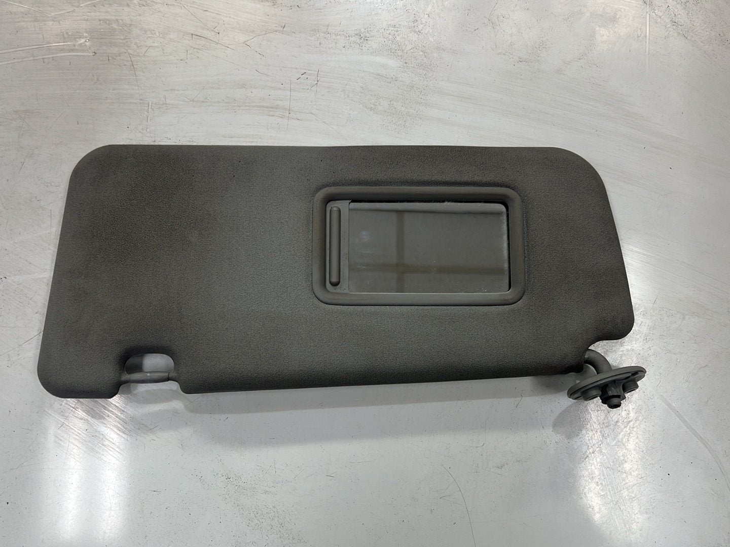 2004 Toyota RAV4 Right Sun Visor