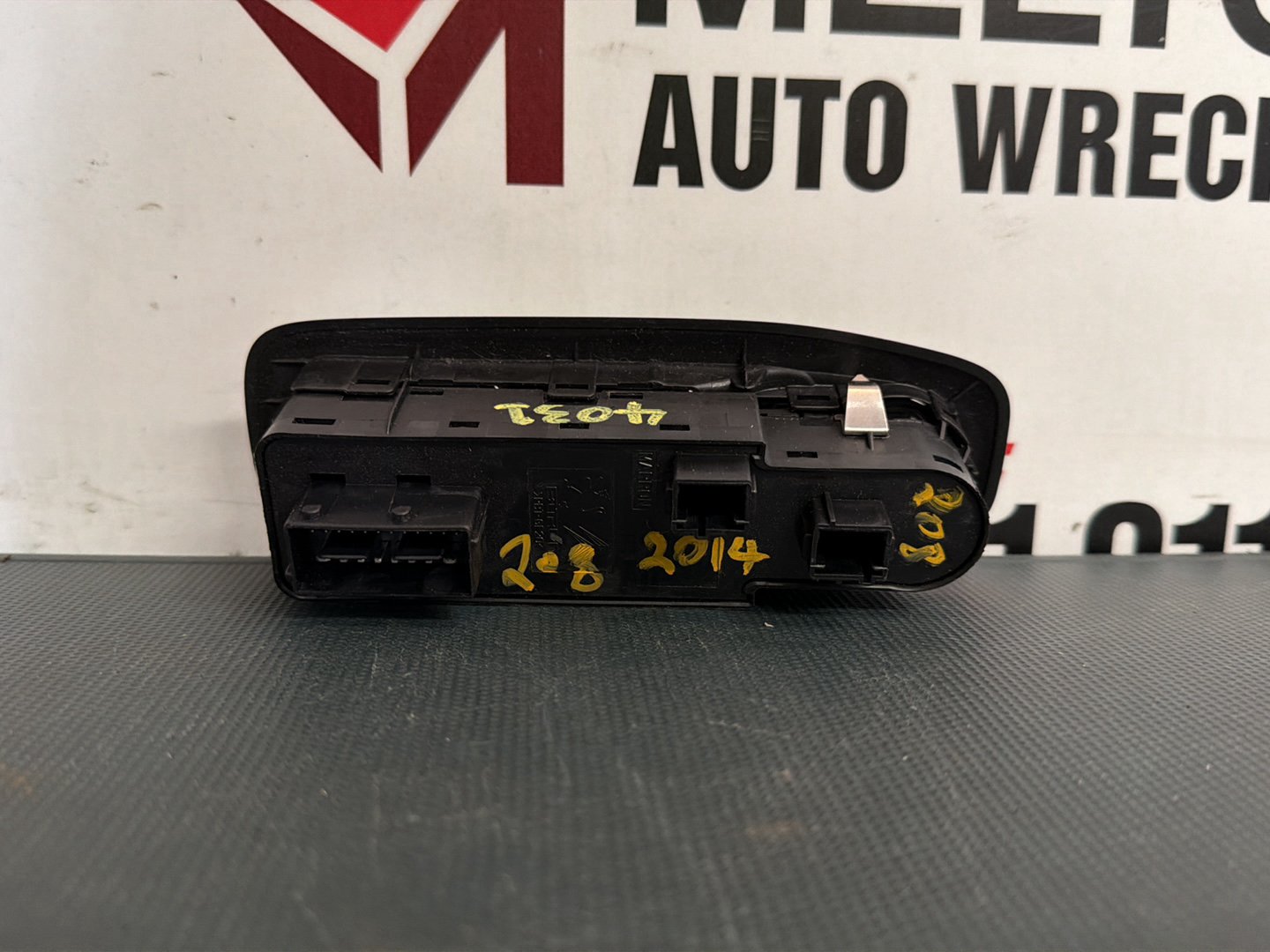 2014 Peugeot 208 A9- Master Power Window Switch