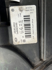 2008 Volkswagen Jetta - Right Headlight