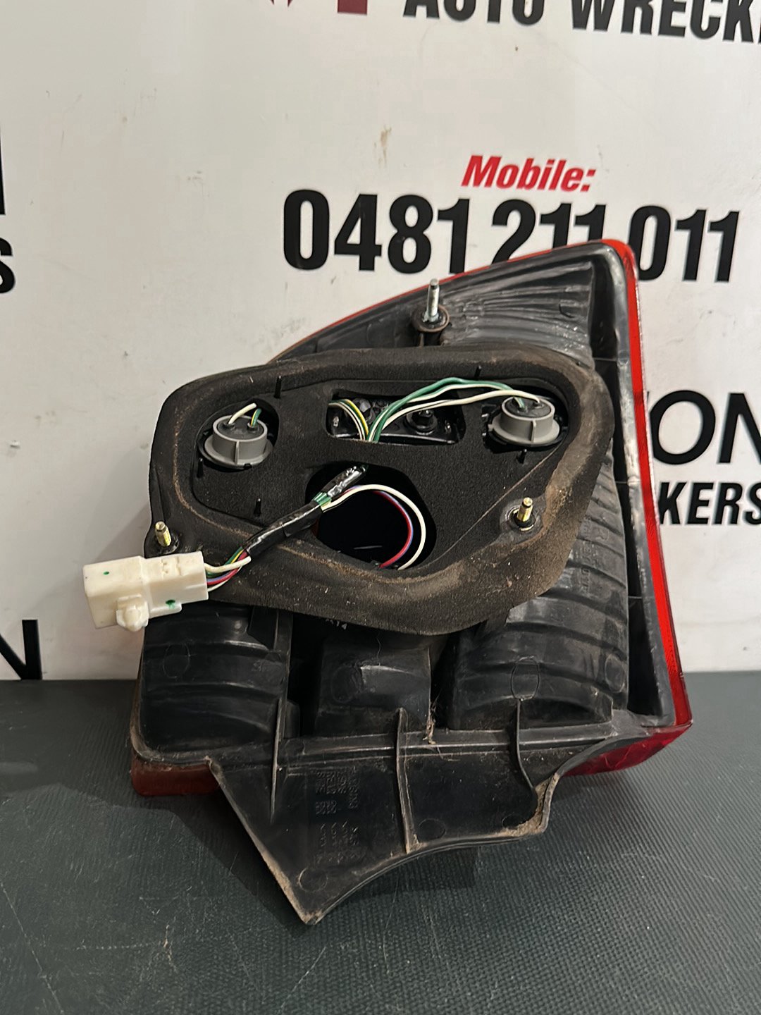 Nov 1999 to Aug 2002- Toyota Celica ZZT231- Right Taillight