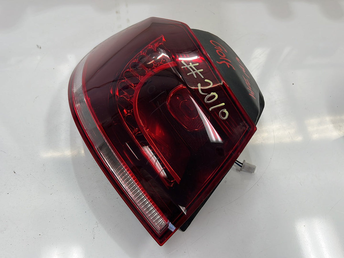 2013 Volkswagen Golf - Left Taillight