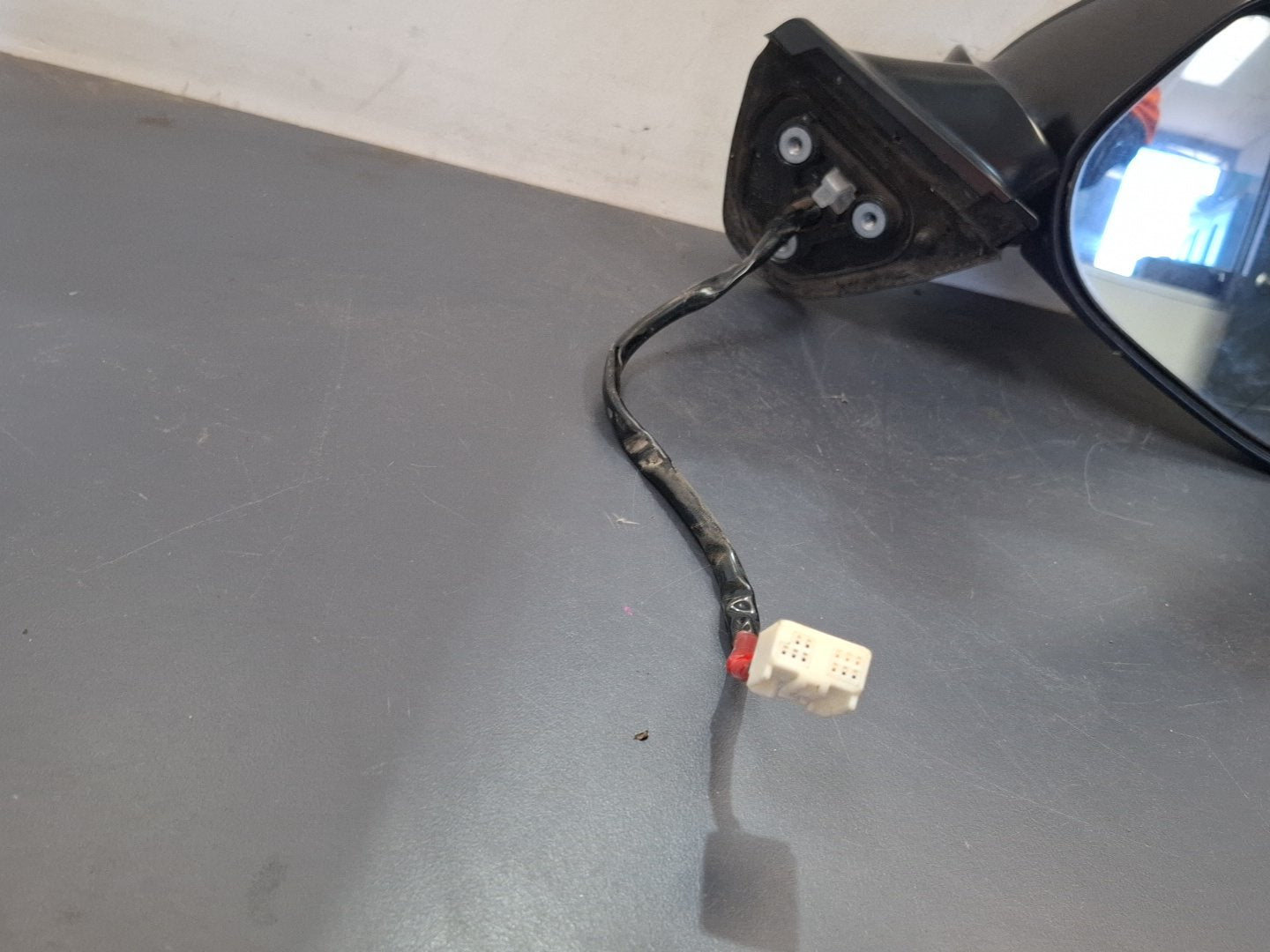 2011 Toyota Corolla E150 - Right Door Mirror