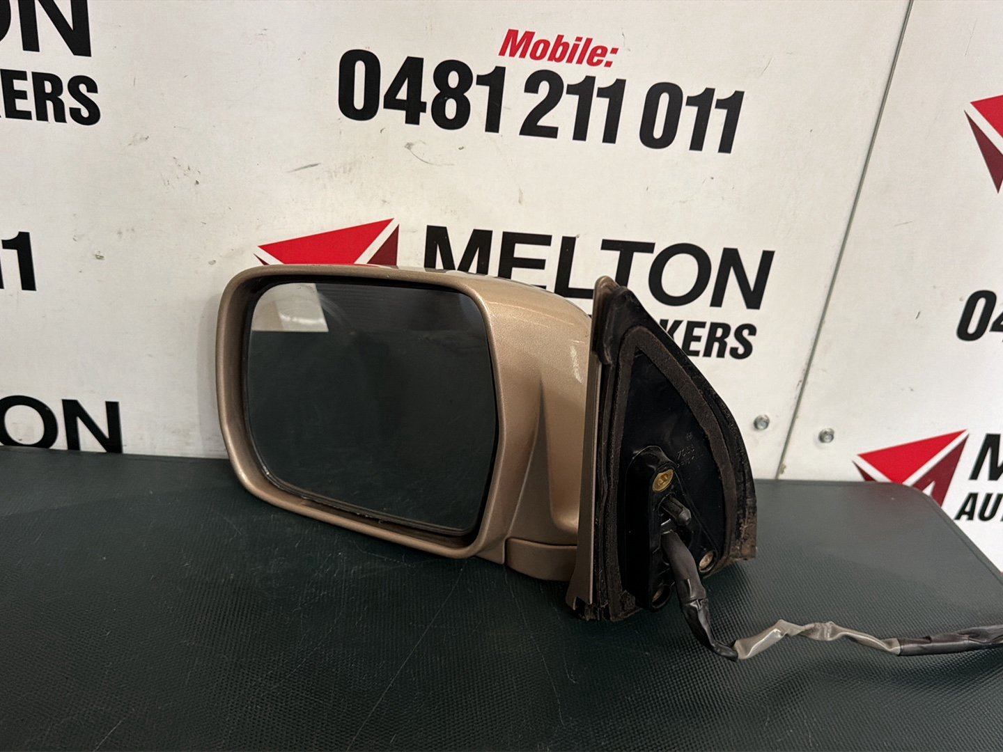 Jan 2001 to Apr 2007- Toyota Kluger MCU28R- Left Door Mirror