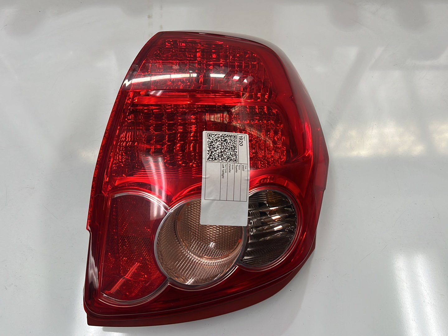 Mar 2007 to Oct 2009- Toyota Corolla ZRE152R Hatchback- Left Taillight- Lens# 12509