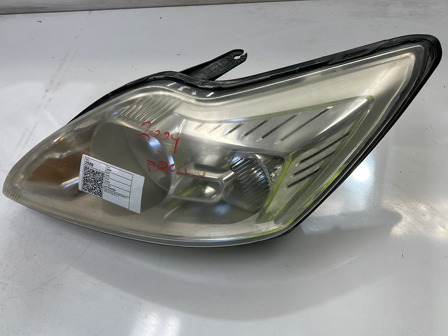 2008-2011 Ford Focus LV - Left Headlight