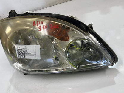 2005 Mitsubishi 380 - Right Headlight