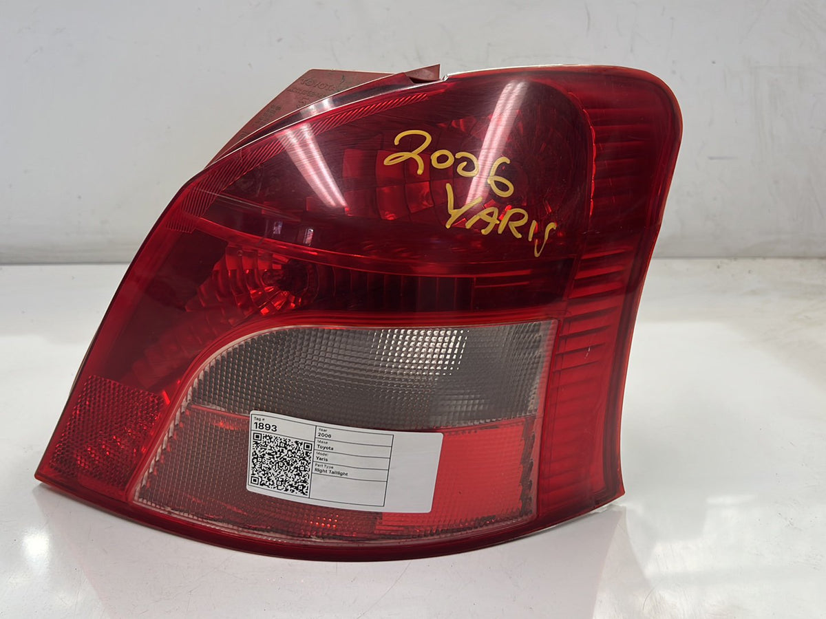 2006 Toyota Yaris - Right Taillight