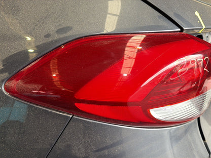 Jun 2015 to Jun 2018- Hyundai Tucson TL Active Elite Built in Czech Republic VIN TMAJ- Left Taillight- Body Mounted, Non Led Type