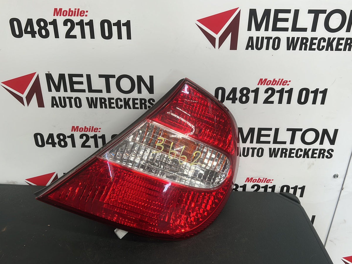 Aug 2002 to May 2006- Toyota Camry- Right Reverse Light- Sk36, Top/Bottom (Non Sportivo)