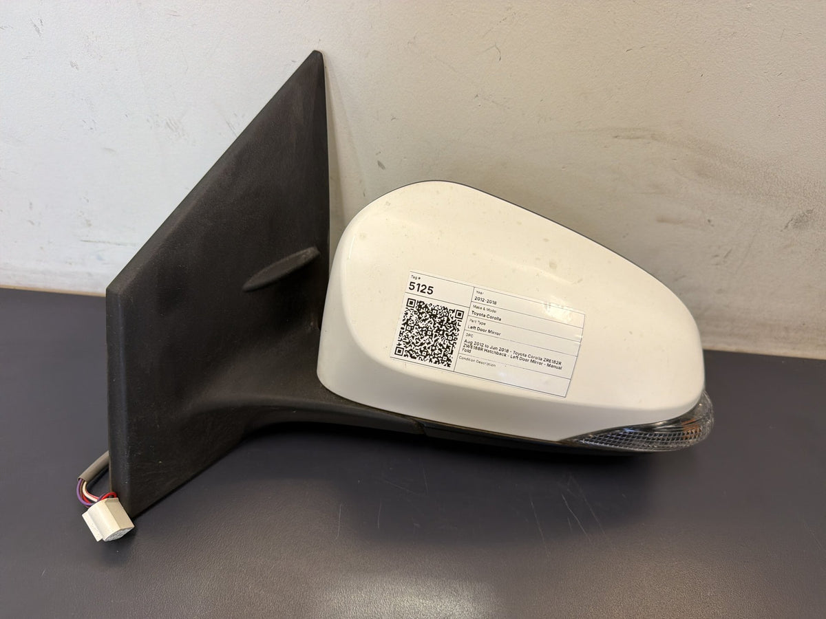 Aug 2012 to Jun 2018 - Toyota Corolla ZRE182R ZWE186R Hatchback - Left Door Mirror - Manual Fold