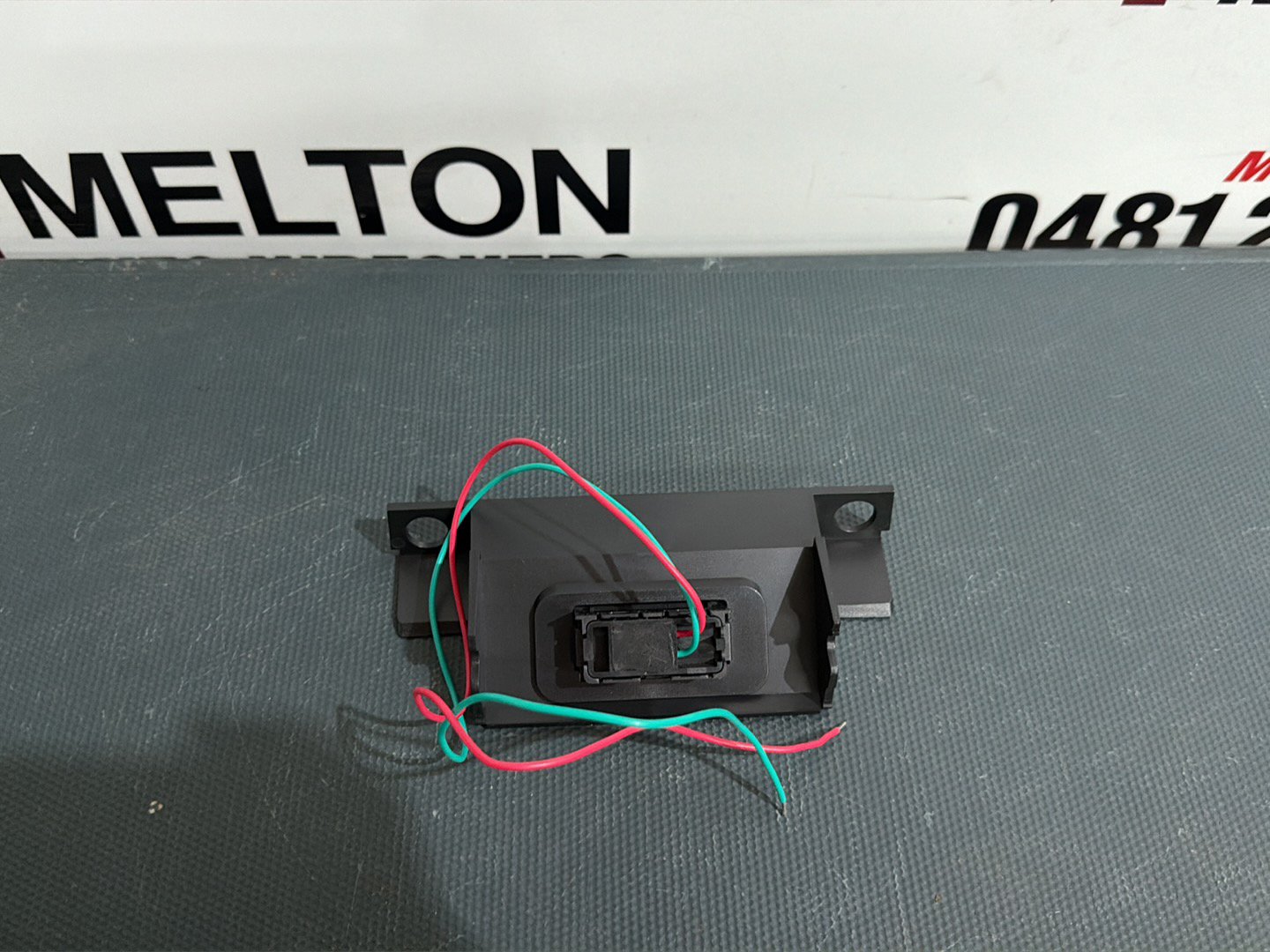 Holden Commodore Station Wagon Rear Tail Gate Open Switch KeyPad Button