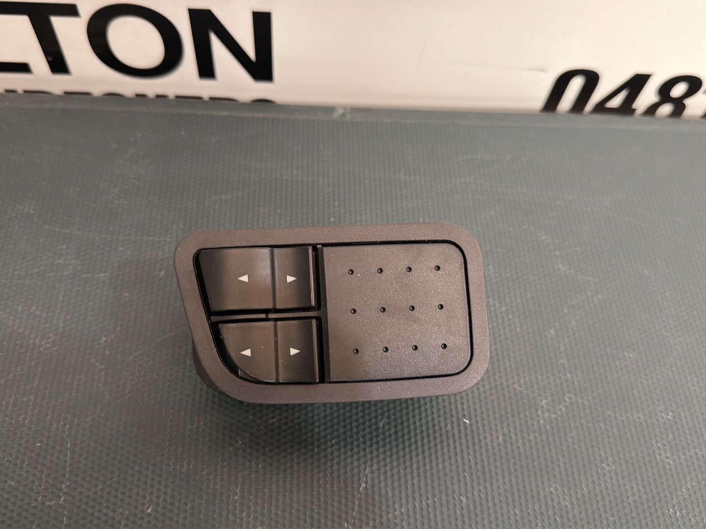 2004 Ford Falcon Master Power Window Switch