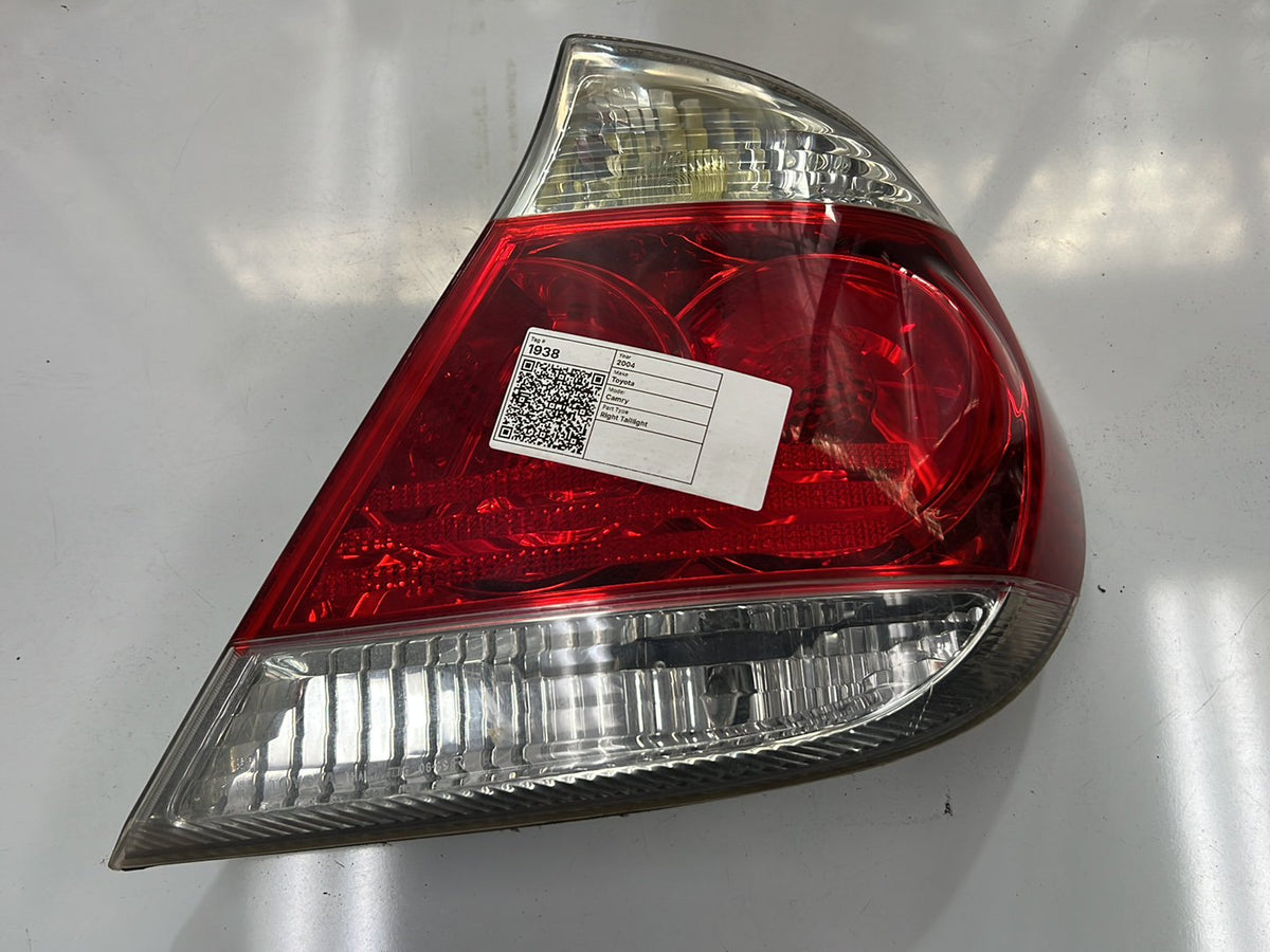 2004 Toyota Camry V30 - Right Taillight