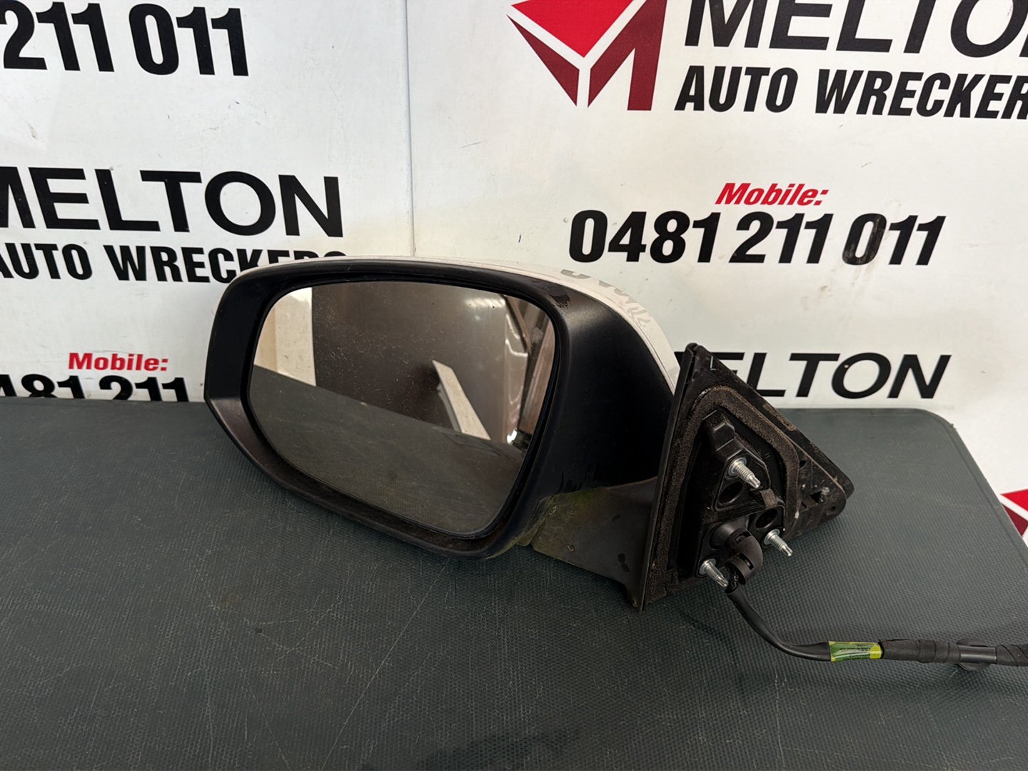 Dec 2013 to Oct 2016- Toyota Kluger GX GXL GSU50 GSU55- Left Door Mirror- Non-Heated Type, Non-Memory Type, Non-Blind Spot Monitor