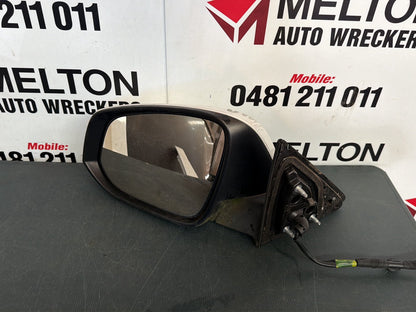 Dec 2013 to Oct 2016- Toyota Kluger GX GXL GSU50 GSU55- Left Door Mirror- Non-Heated Type, Non-Memory Type, Non-Blind Spot Monitor
