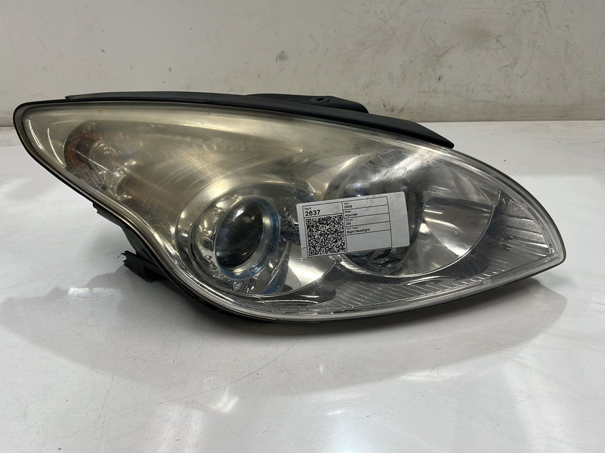 Jan 2008 to Apr 2012- Hyundai i30 FD- Right Headlight- Chrome Insert Type