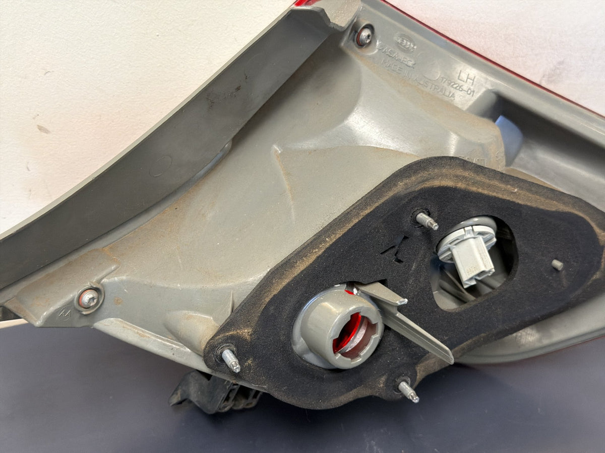 Nov 2011 to Mar 2015 - Toyota Camry ASV50 - Left Taillight - Body Mounted, Non Led Type
