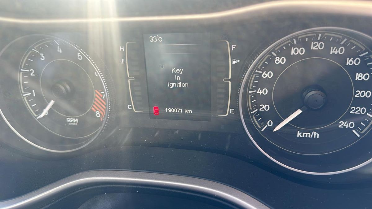 2014 Jeep Cherokee KL - Tailgate Lock Mechanism