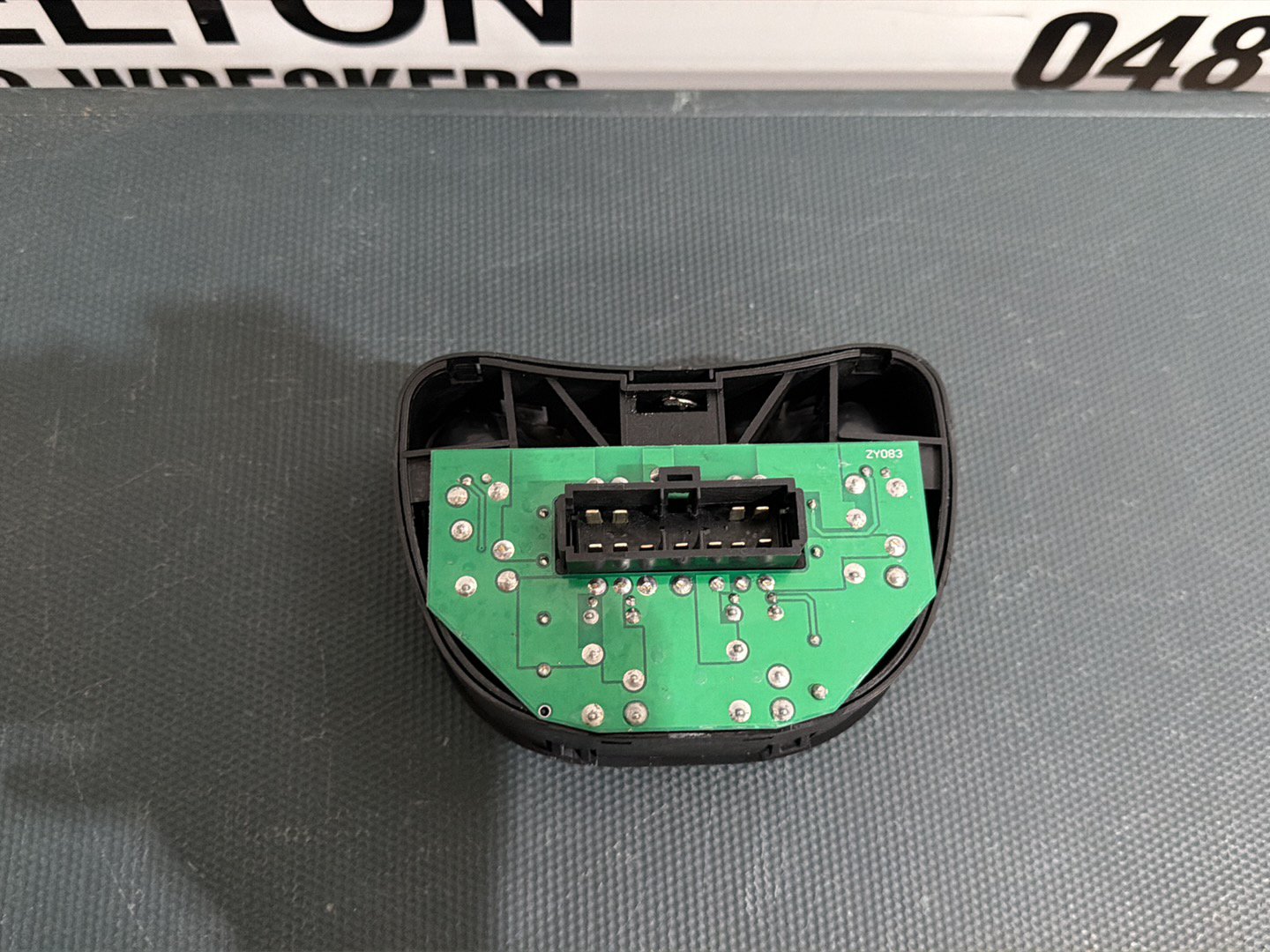 Holden Commodore Master Power Window Switch