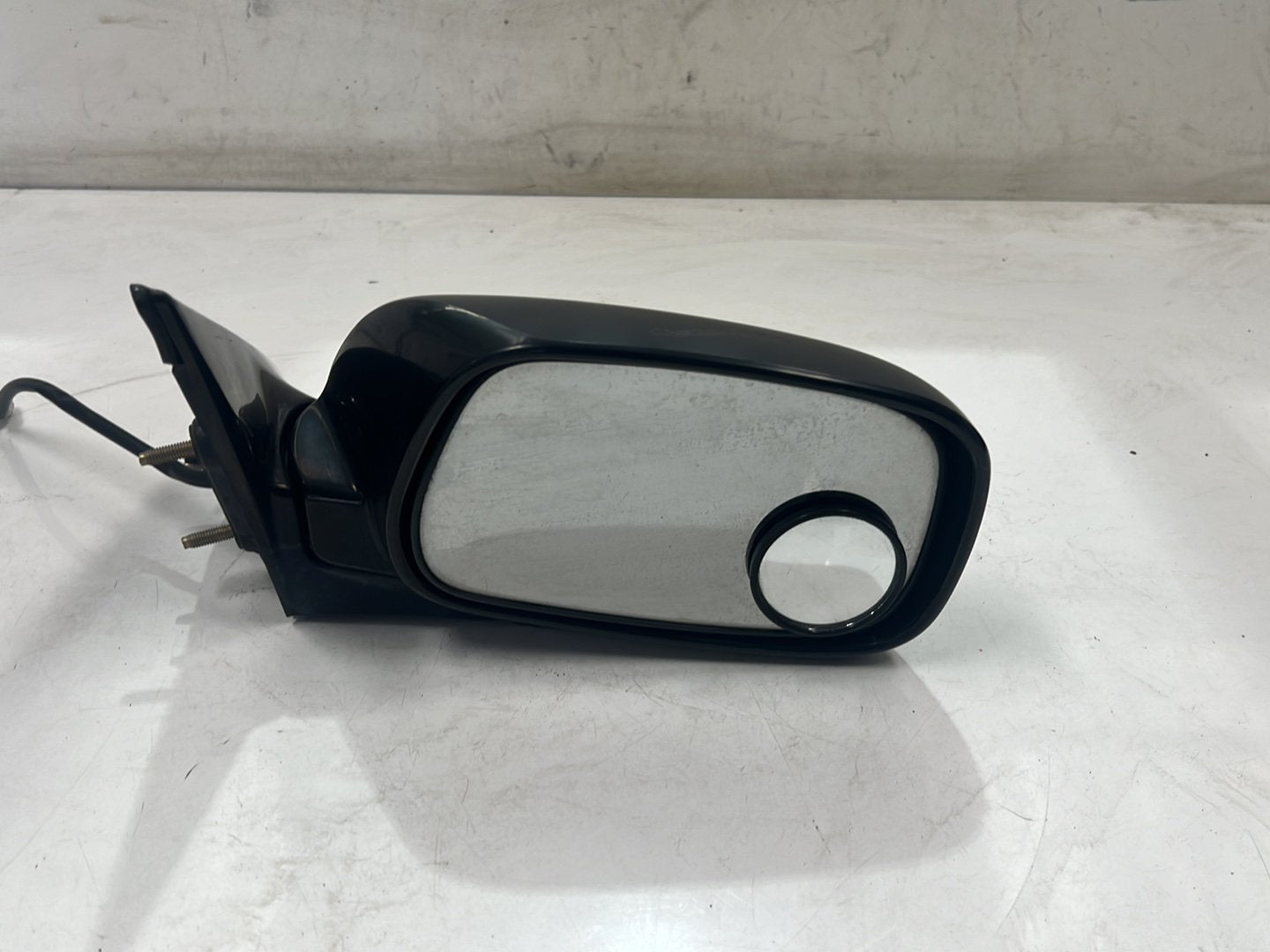 Aug 2002 to May 2006- Toyota Camry- Right Door Mirror- Black, Sk36