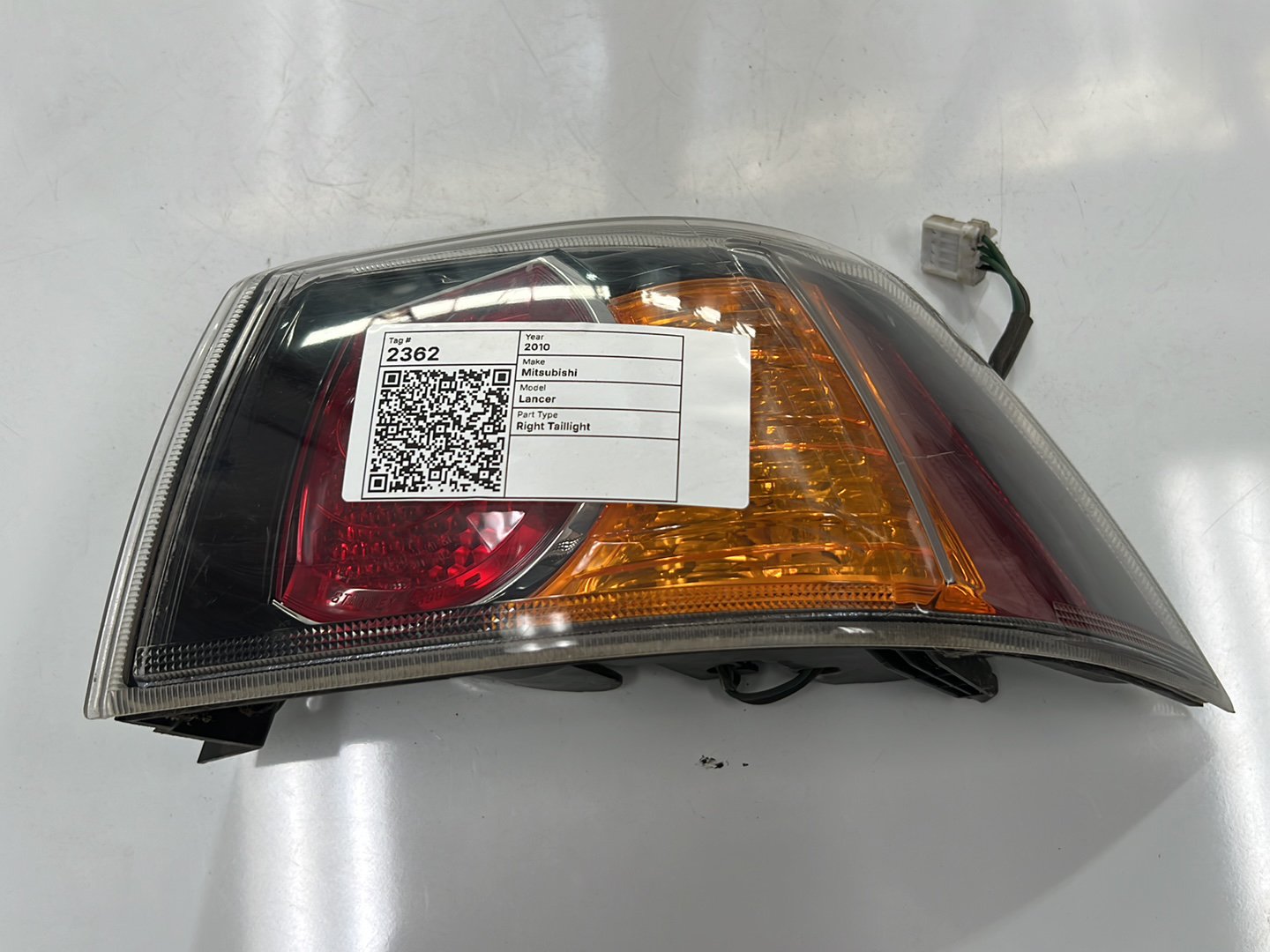 2010 Mitsubishi Lancer CJ - Right Taillight