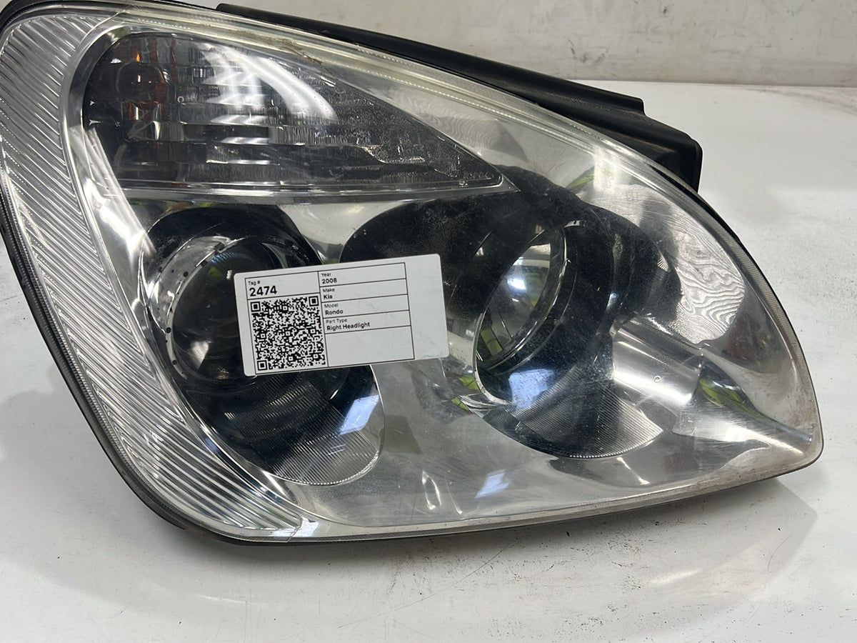 2008 Kia Rondo - Right Headlight