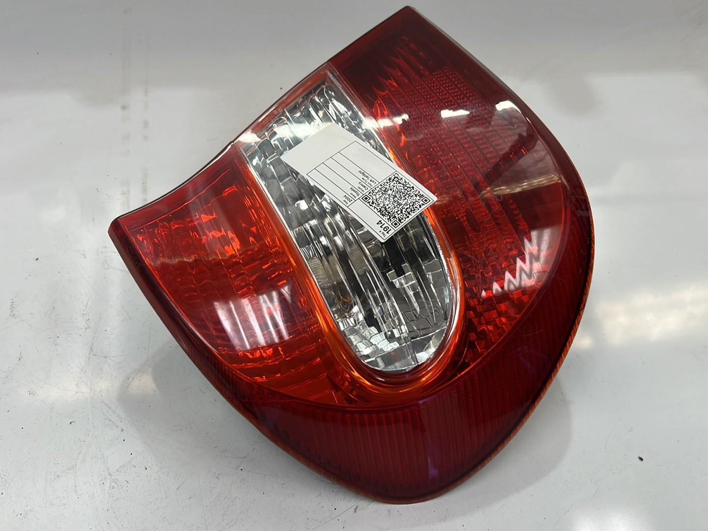 2004 Toyota Camry V30 - Left Taillight
