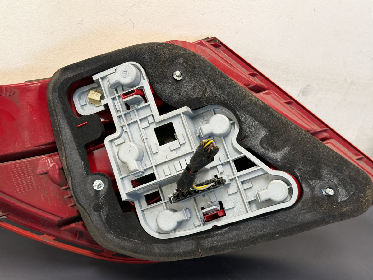 MERCEDES C CLASS RIGHT TAILLIGHT W204, SEDAN, LED TYPE, 03/11-07/14 11 12 13 14