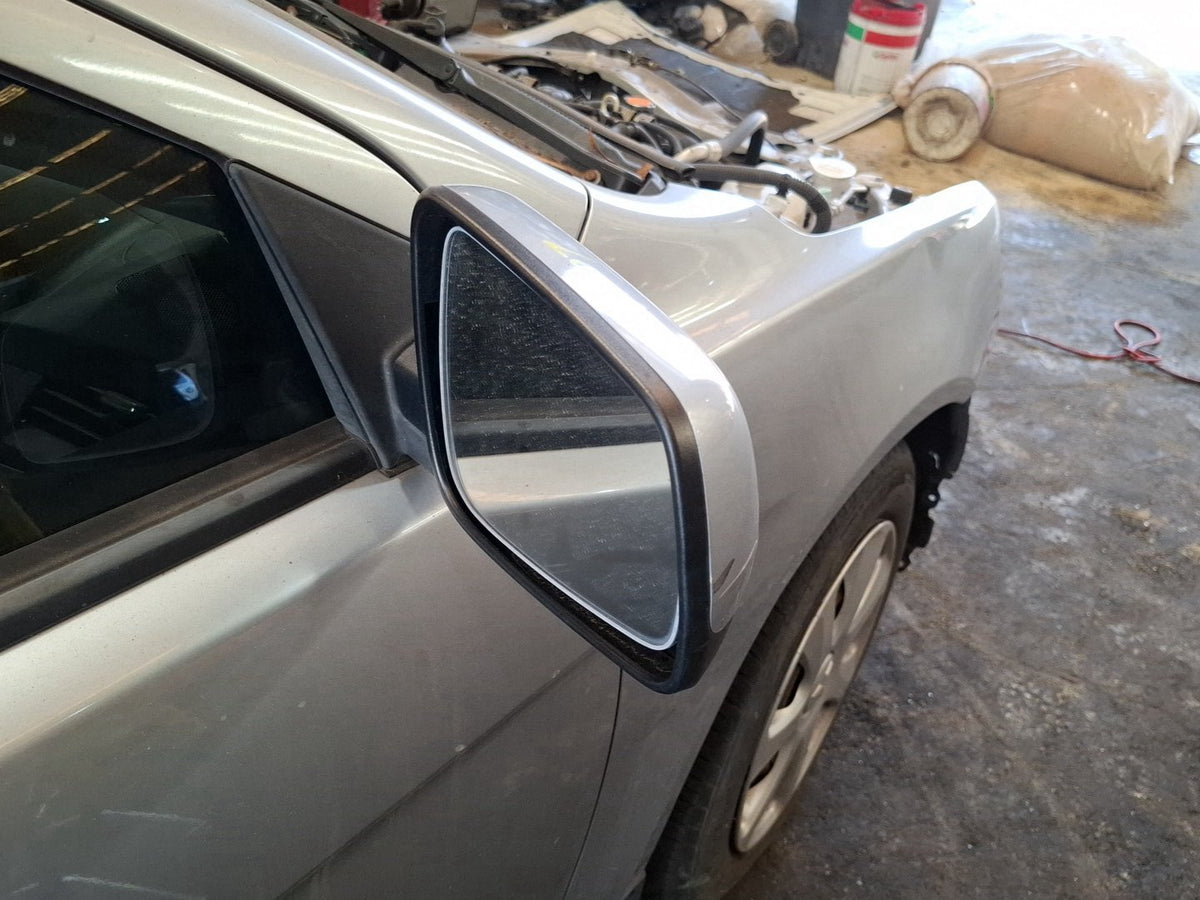 Jul 2007 to Jun 2014- Mitsubishi Lancer CJ- Right Door Mirror- Manual Fold, Non-Indicator