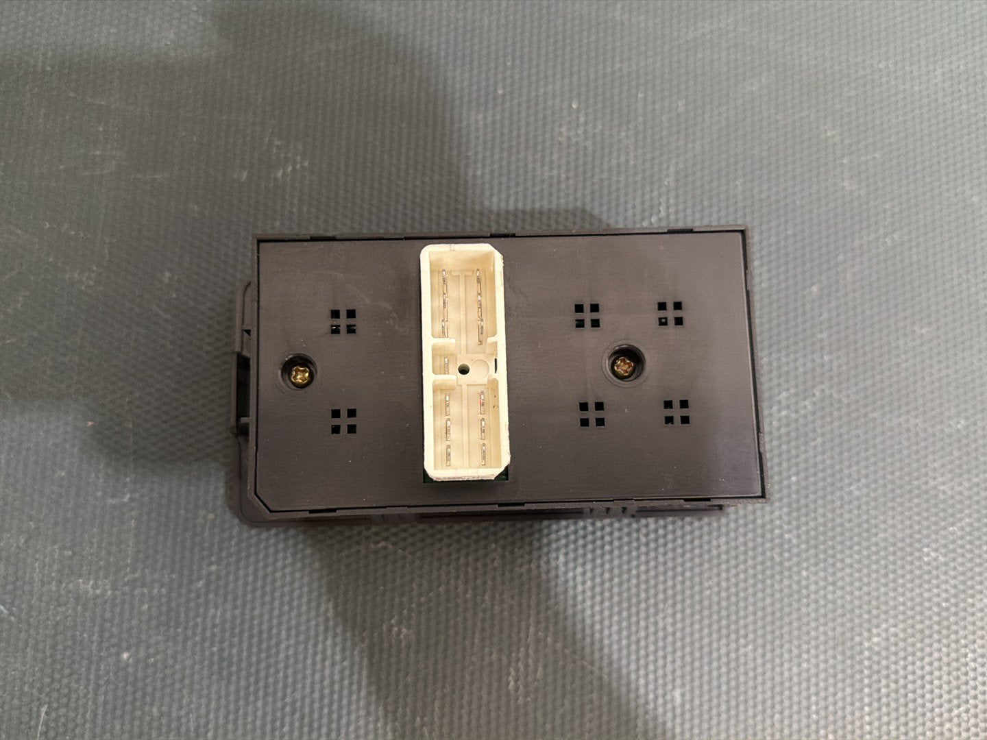 2004 Holden Commodore Master Power Window Switch