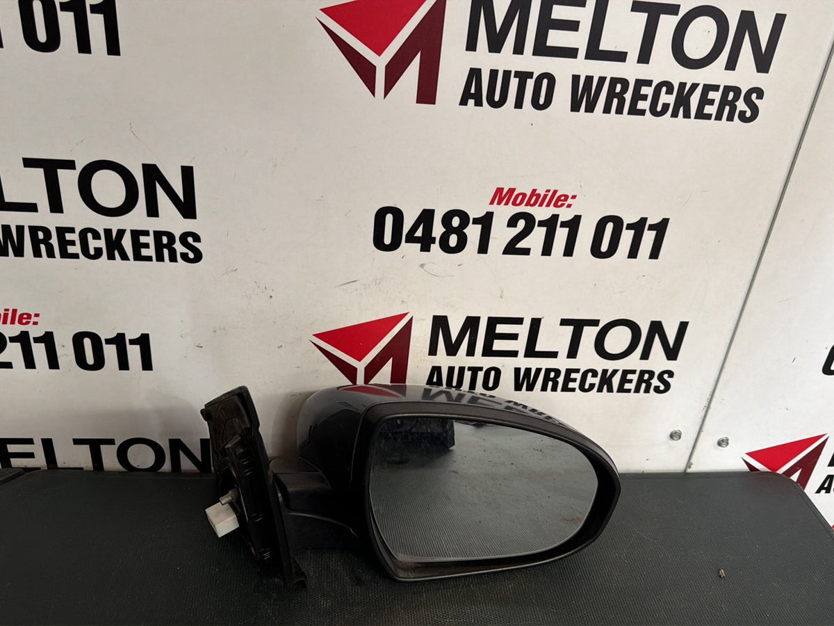 Jun 2015 to Jun 2018- Hyundai Tucson TL Active Active X- Right Door Mirror- Non-Heated Type, Non-Indicator