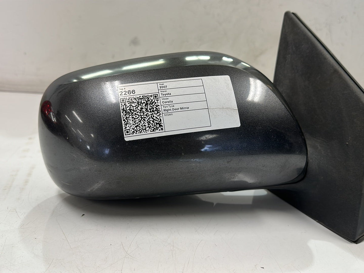 Mar 2007 to Feb 2010- Toyota Corolla ZRE152R ZRE153R Sedan- Right Door Mirror- Non-Flasher