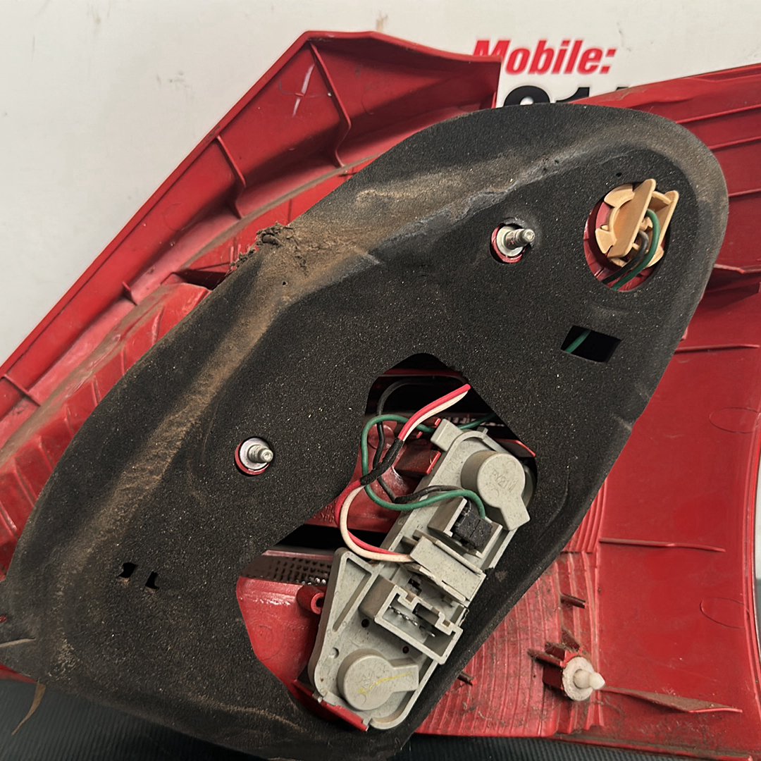 Oct 2005 to Aug 2008- Toyota Yaris NCP9# Hatchback Australia Only- Left Taillight- Lens# 52-143