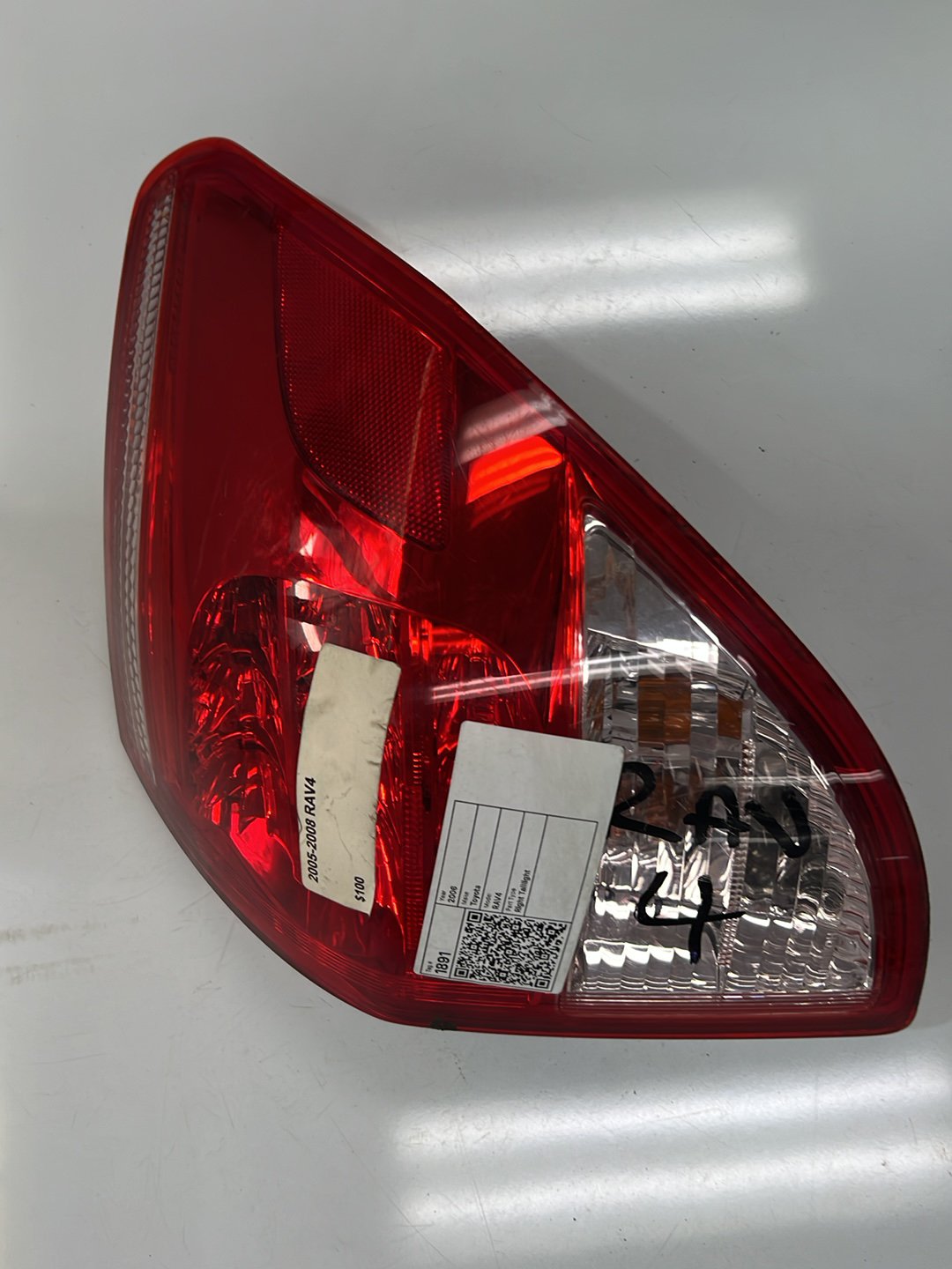 2006 Toyota RAV4 - Right Taillight