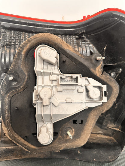 Apr 2004 to Jun 2007- Toyota Corolla ZZE122 Hatchback Built in Japan VIN JTD- Right Taillight- Lens# 13-87